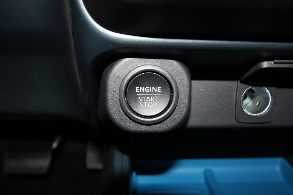 new 2025 Ford Maverick car, priced at $30,319