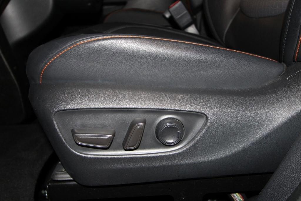 used 2023 Toyota Sienna car, priced at $72,991