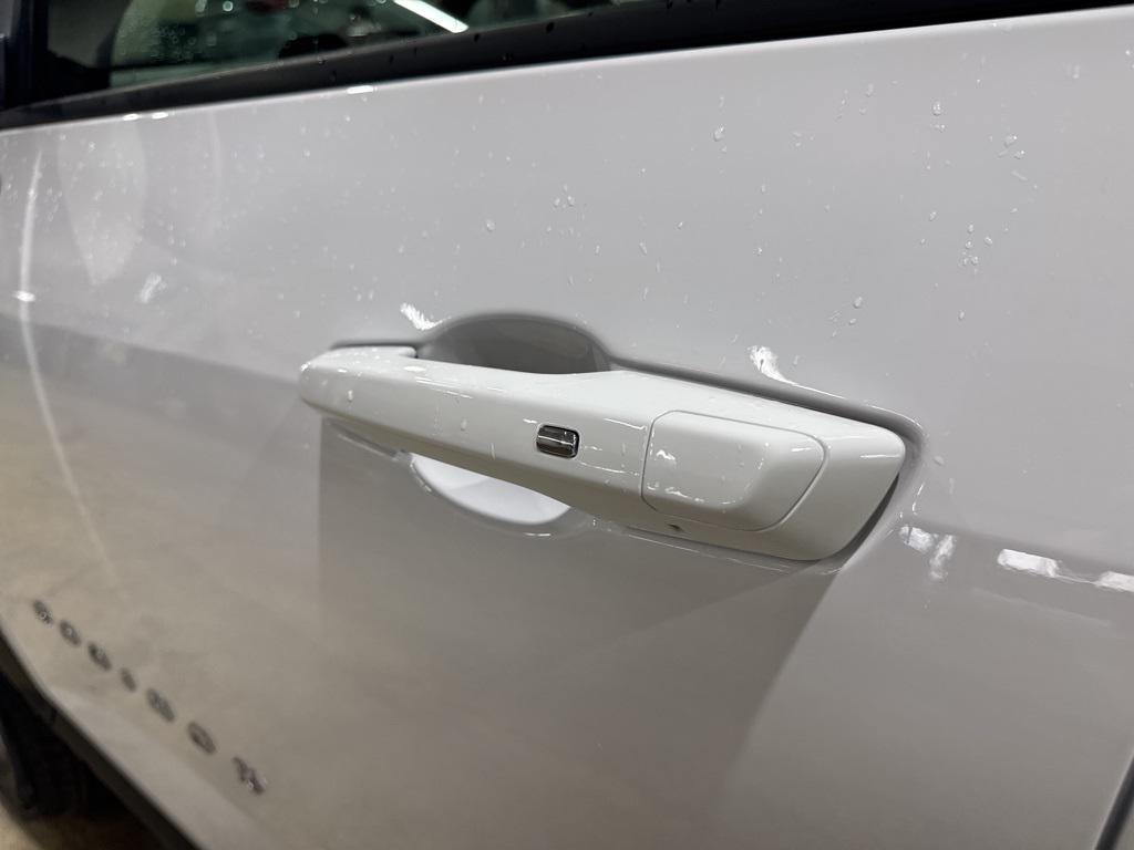 new 2025 Chevrolet Equinox car, priced at $34,145