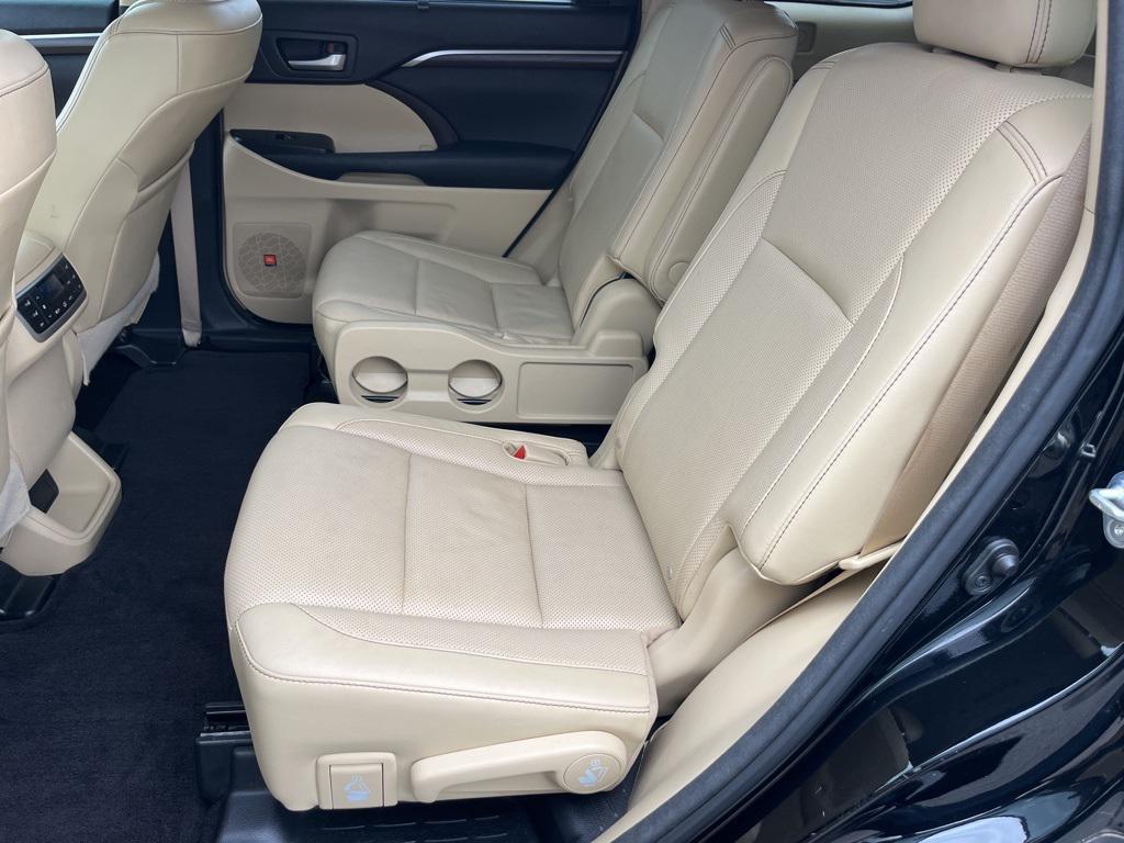 used 2015 Toyota Highlander car, priced at $20,822