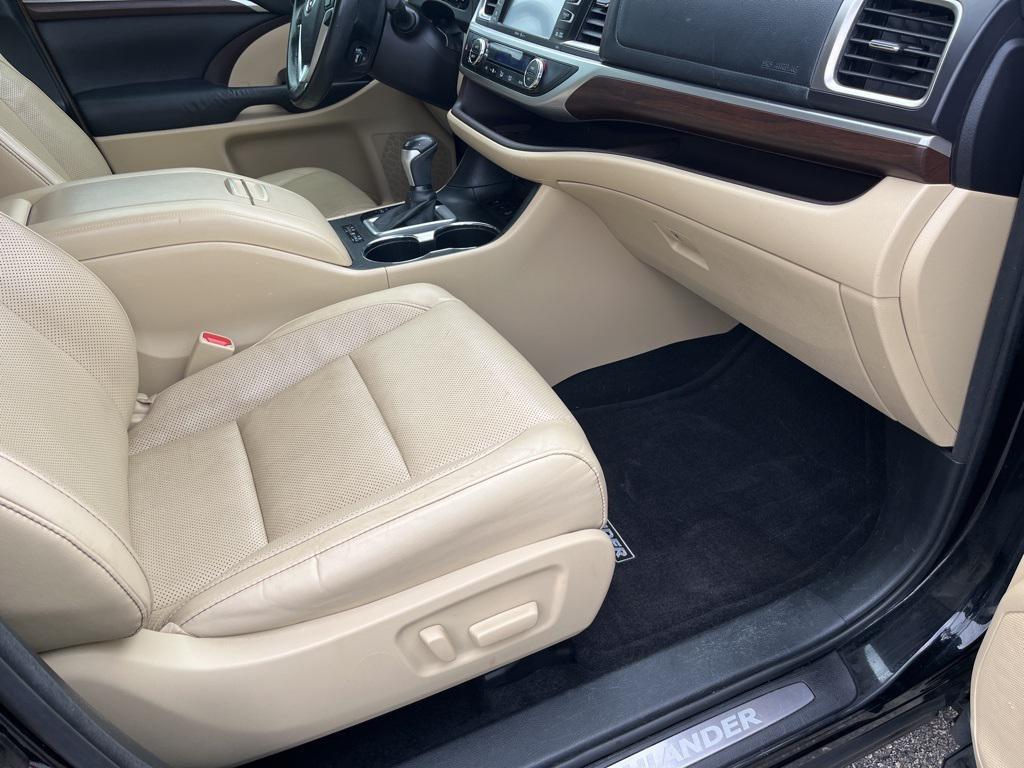 used 2015 Toyota Highlander car, priced at $20,822