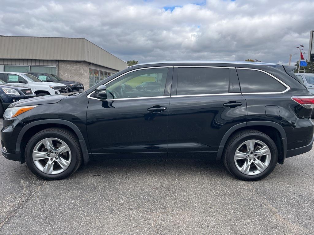 used 2015 Toyota Highlander car, priced at $20,822