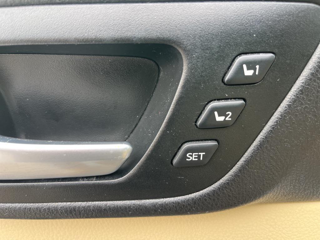 used 2015 Toyota Highlander car, priced at $20,822