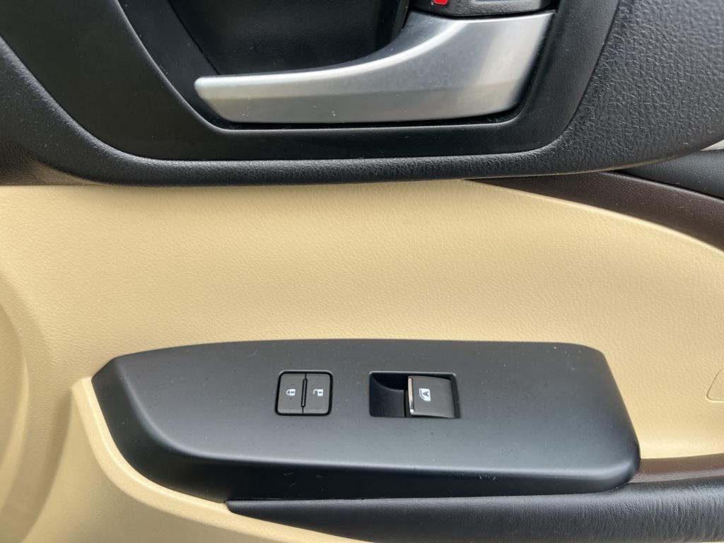 used 2015 Toyota Highlander car, priced at $20,822