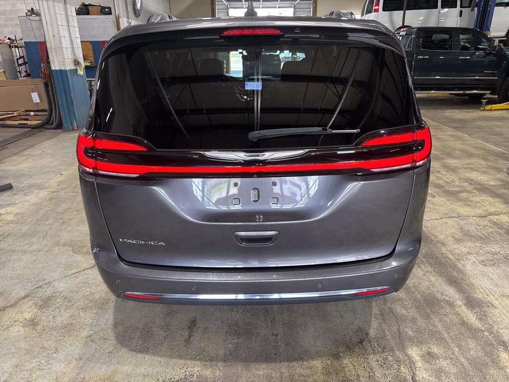 used 2021 Chrysler Pacifica car, priced at $15,966