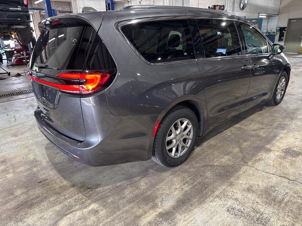 used 2021 Chrysler Pacifica car, priced at $15,966