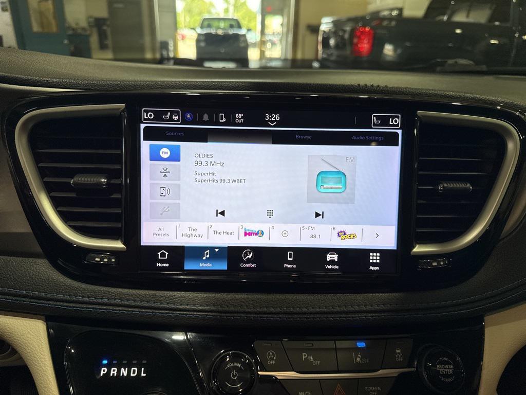 used 2021 Chrysler Pacifica car, priced at $15,966