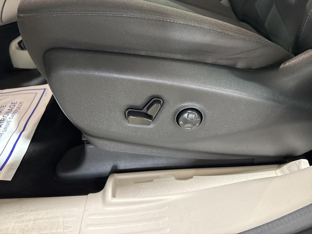 used 2021 Chrysler Pacifica car, priced at $15,966