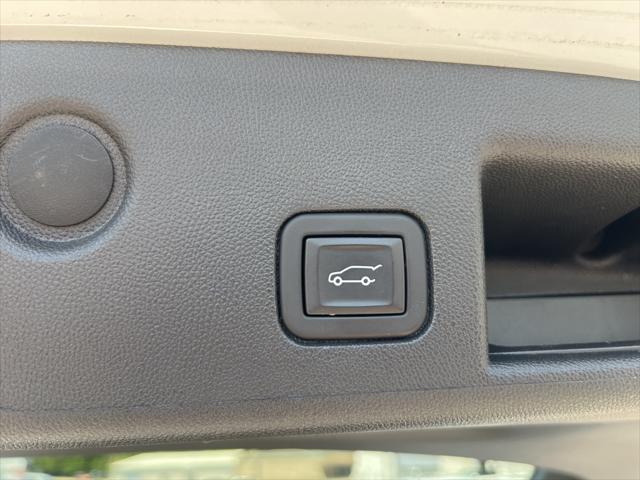 used 2023 Chevrolet Equinox car, priced at $23,994