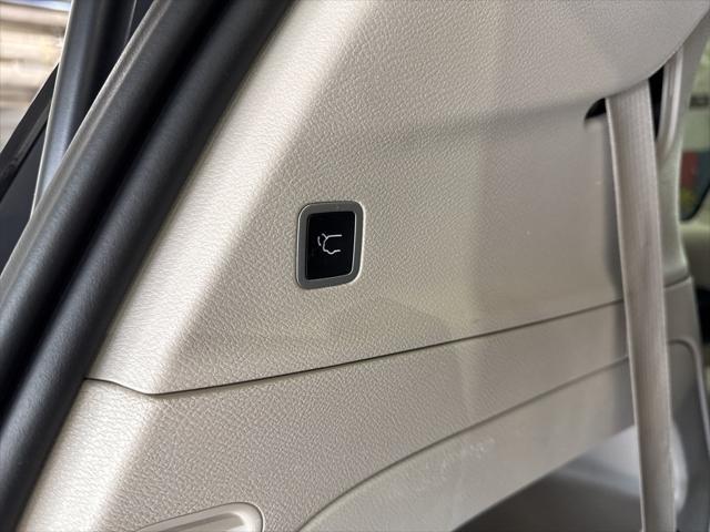 used 2023 Chrysler Pacifica car, priced at $26,500