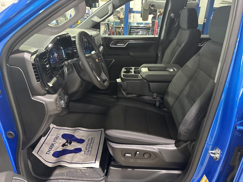 new 2025 Chevrolet Silverado 1500 car, priced at $57,910