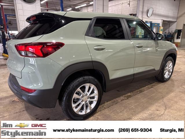 new 2025 Chevrolet TrailBlazer car, priced at $28,030