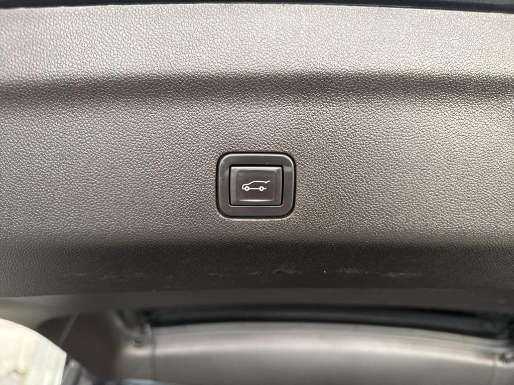 used 2021 Chevrolet Suburban car, priced at $37,738