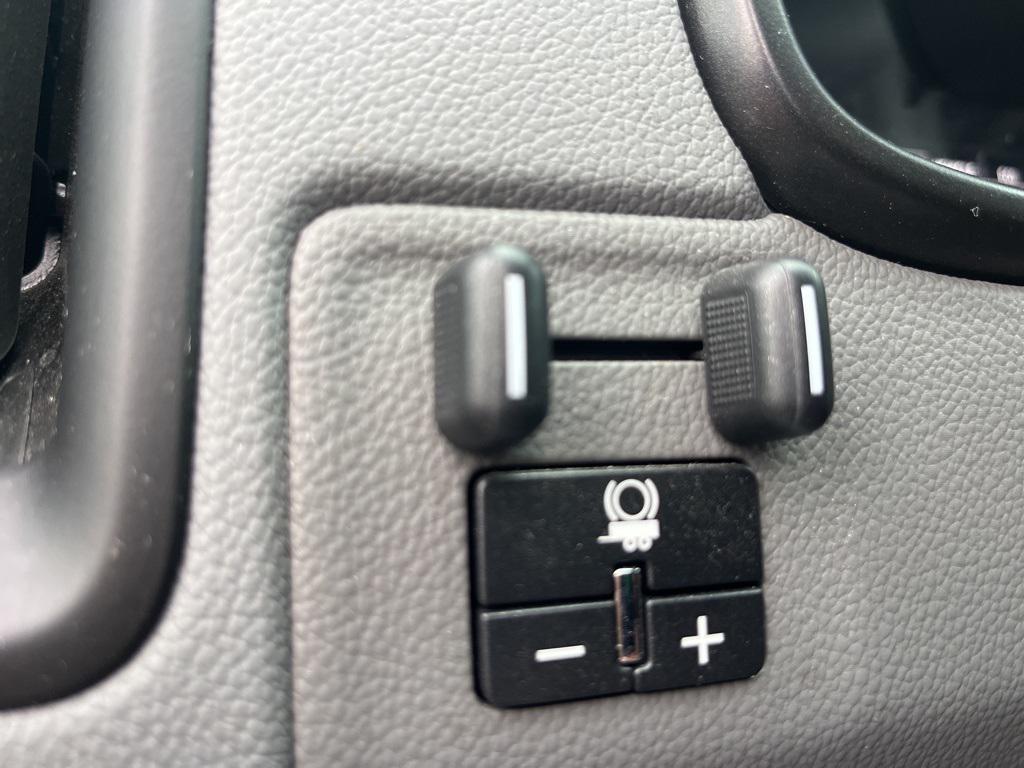 used 2022 GMC Canyon car, priced at $27,000