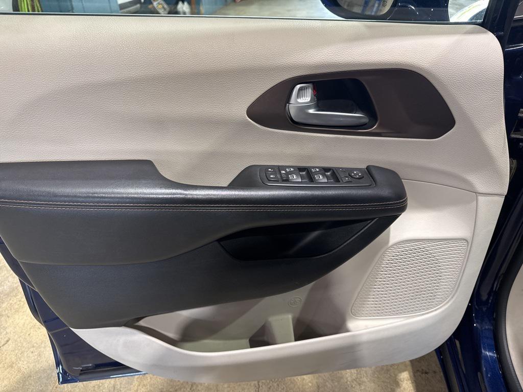 used 2017 Chrysler Pacifica car, priced at $15,989