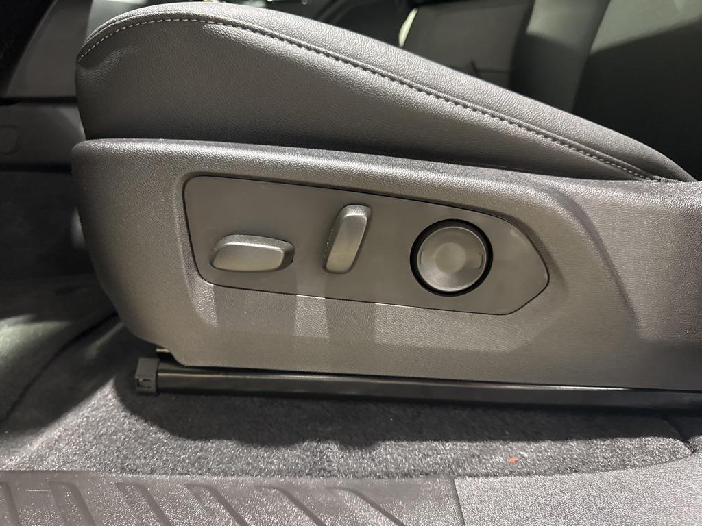 new 2025 Chevrolet Colorado car, priced at $43,935