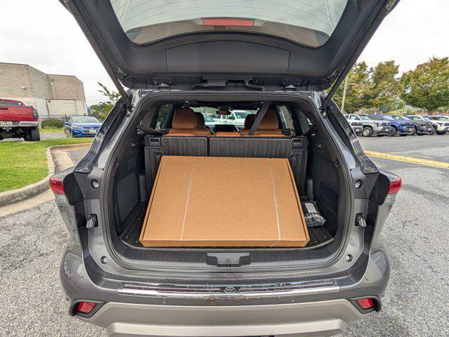 new 2025 Toyota Highlander car, priced at $55,517