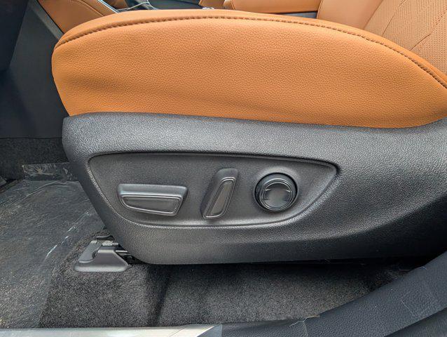 new 2025 Toyota Highlander car, priced at $55,517
