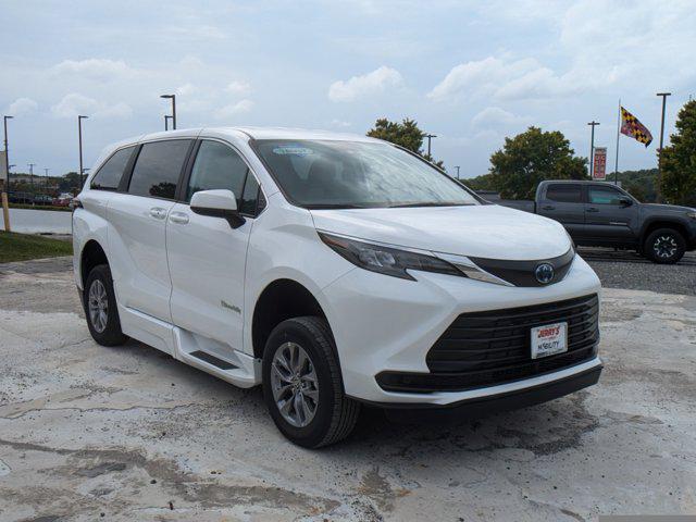 used 2024 Toyota Sienna car, priced at $72,988