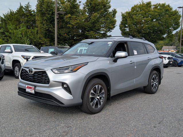 new 2025 Toyota Highlander car, priced at $48,278