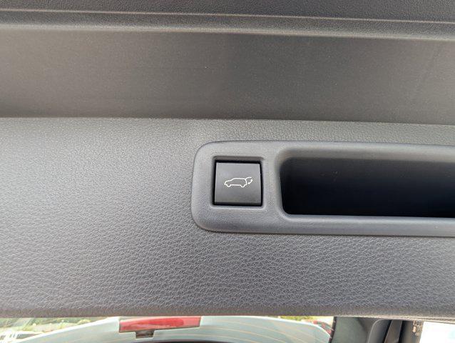 new 2025 Toyota Highlander car, priced at $48,278