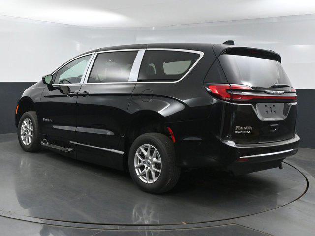 used 2025 Chrysler Pacifica car, priced at $91,149