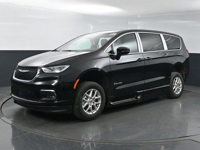 used 2025 Chrysler Pacifica car, priced at $91,149