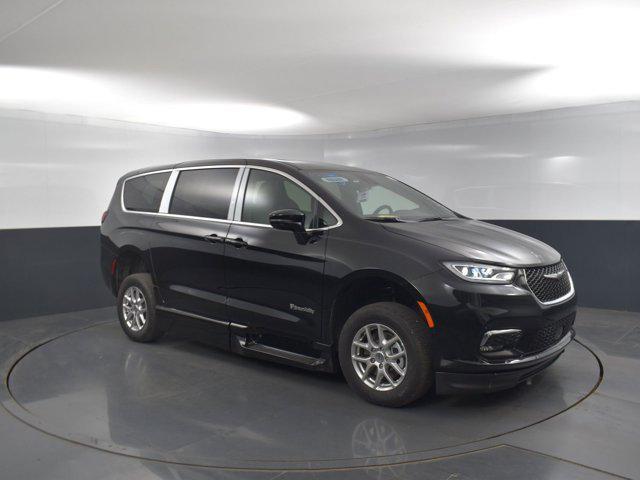 used 2025 Chrysler Pacifica car, priced at $91,149