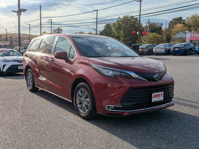 used 2023 Toyota Sienna car, priced at $46,777