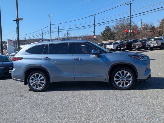 used 2023 Toyota Highlander Hybrid car, priced at $47,588