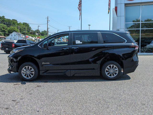 used 2024 Toyota Sienna car, priced at $75,622