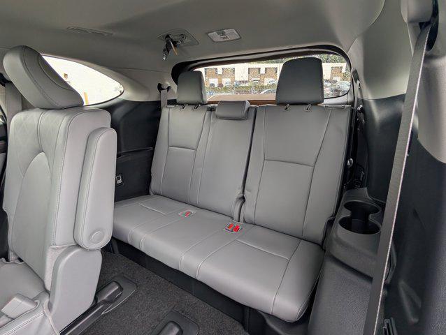 new 2025 Toyota Highlander Hybrid car, priced at $57,777
