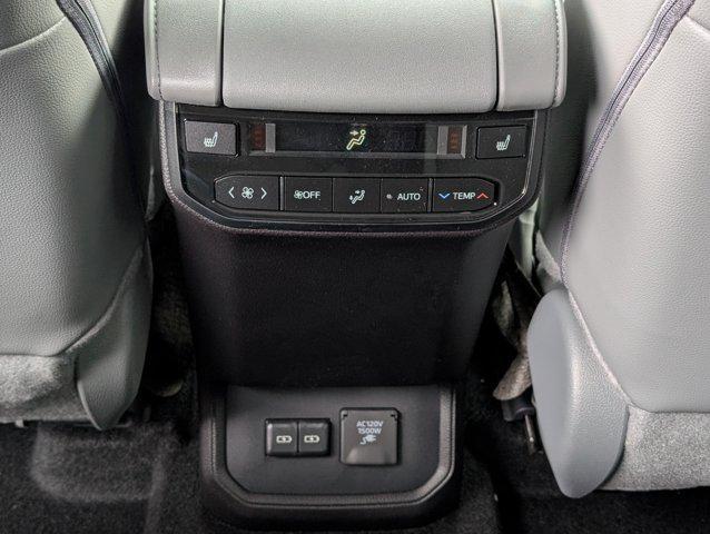 new 2025 Toyota Highlander Hybrid car, priced at $57,777