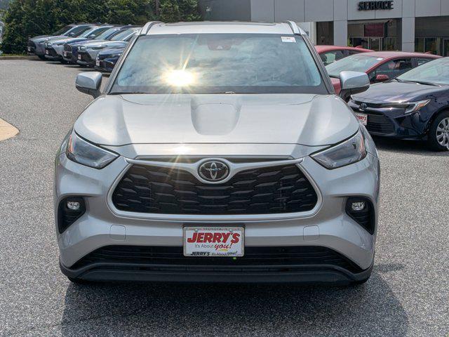 used 2024 Toyota Highlander car, priced at $40,977