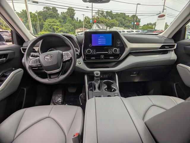 used 2024 Toyota Highlander car, priced at $40,977