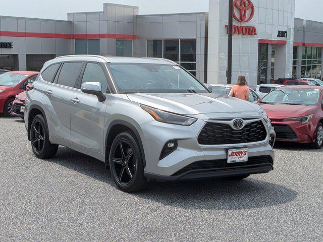 used 2024 Toyota Highlander car, priced at $40,977