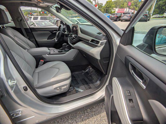 used 2024 Toyota Highlander car, priced at $40,977