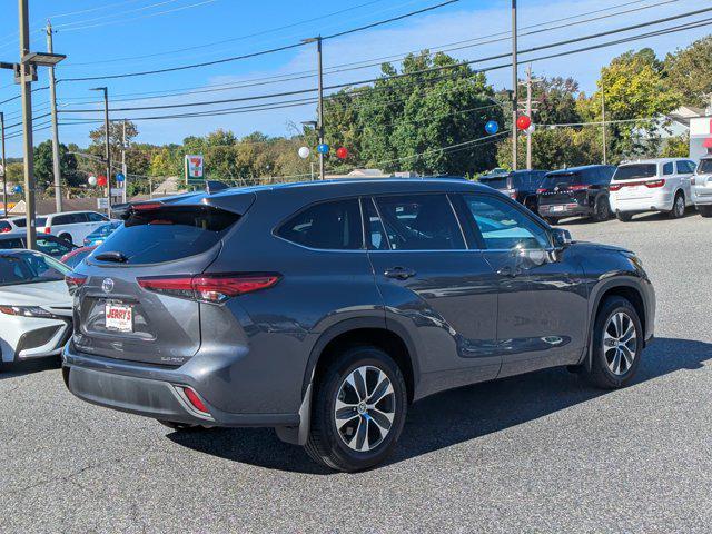 used 2020 Toyota Highlander car, priced at $29,777