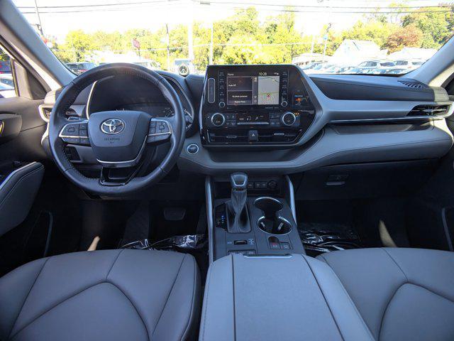 used 2020 Toyota Highlander car, priced at $29,777