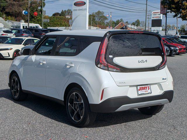 used 2025 Kia Soul car, priced at $24,277
