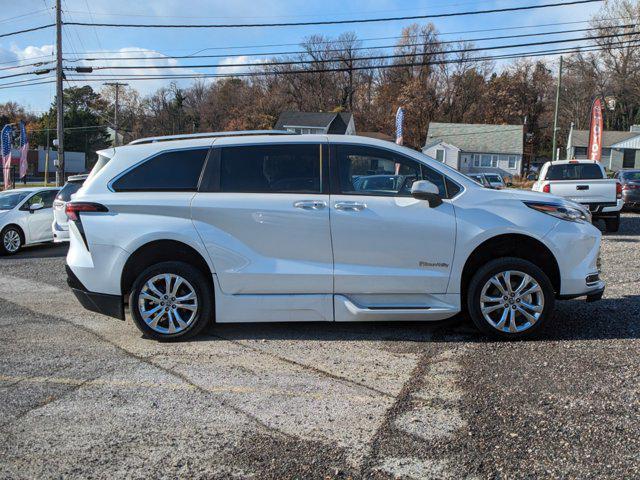 used 2022 Toyota Sienna car, priced at $70,999