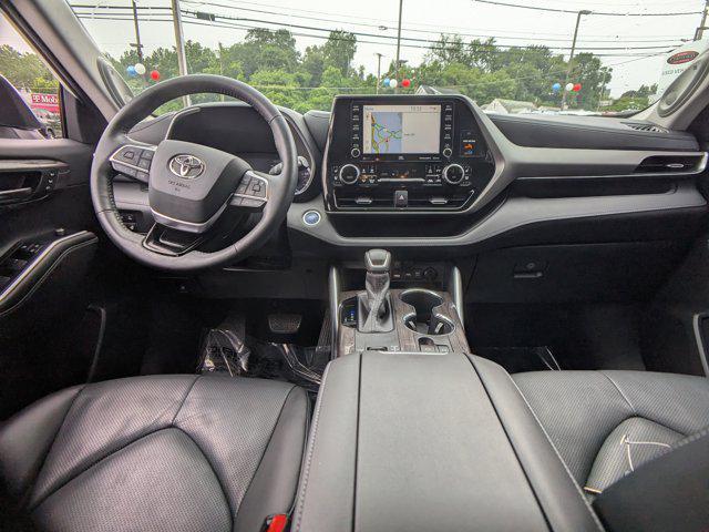 used 2020 Toyota Highlander Hybrid car, priced at $34,477