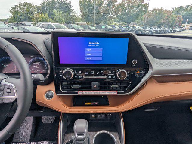 new 2025 Toyota Highlander car, priced at $55,867