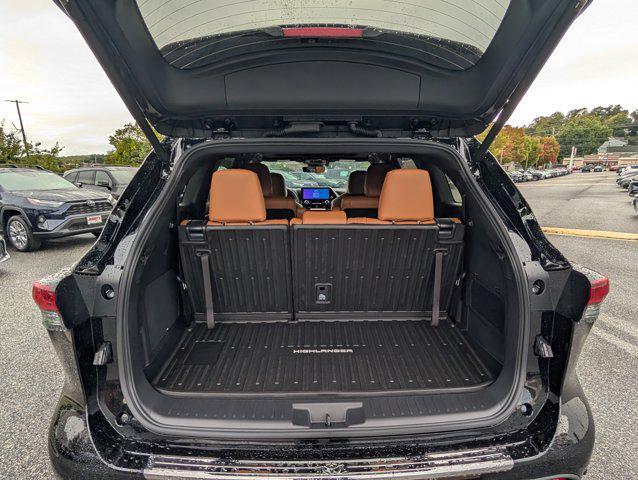 new 2025 Toyota Highlander car, priced at $55,867