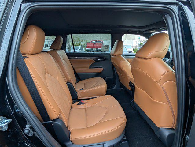 new 2025 Toyota Highlander car, priced at $55,867