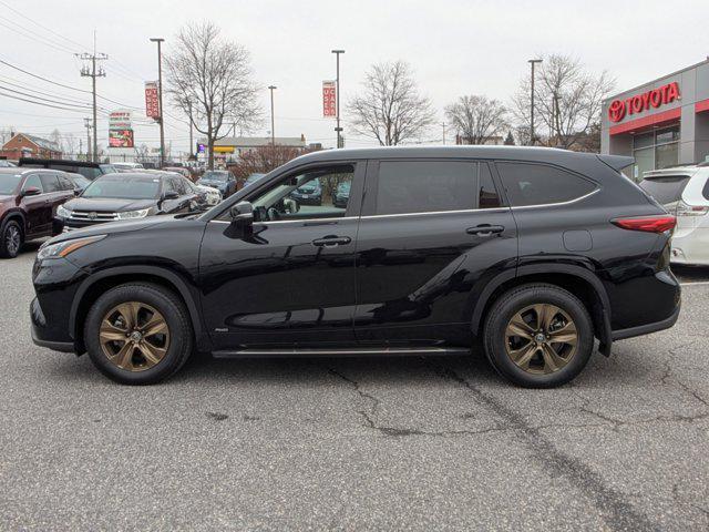 used 2022 Toyota Highlander Hybrid car, priced at $39,588