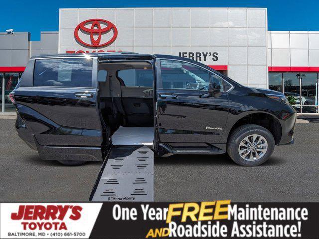 used 2024 Toyota Sienna car, priced at $77,622