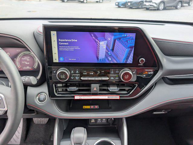 new 2025 Toyota Highlander car, priced at $51,663