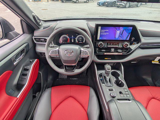 new 2025 Toyota Highlander car, priced at $51,663