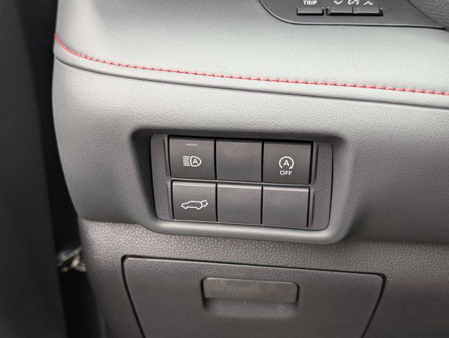 new 2025 Toyota Highlander car, priced at $51,663